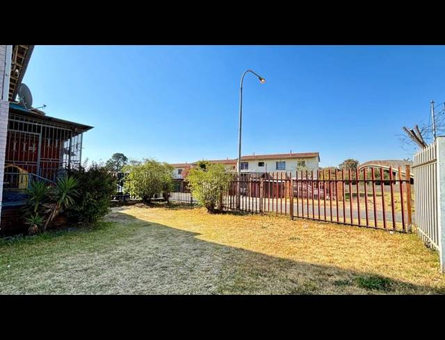 3 BEDROOM HOUSE FOR SALE IN CHRISVILLE